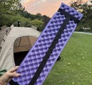 vlhkostvzdorná_skládací_kempingová_matrace_s_protiskluzovým_povrchem_pro_turistiku_a_venkovní_aktivity_-_zelená.jpg
